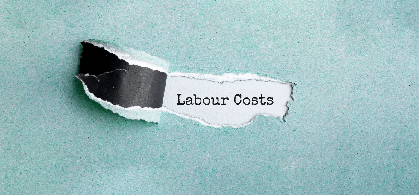 How to calculate labor rates and costs for a construction estimate?